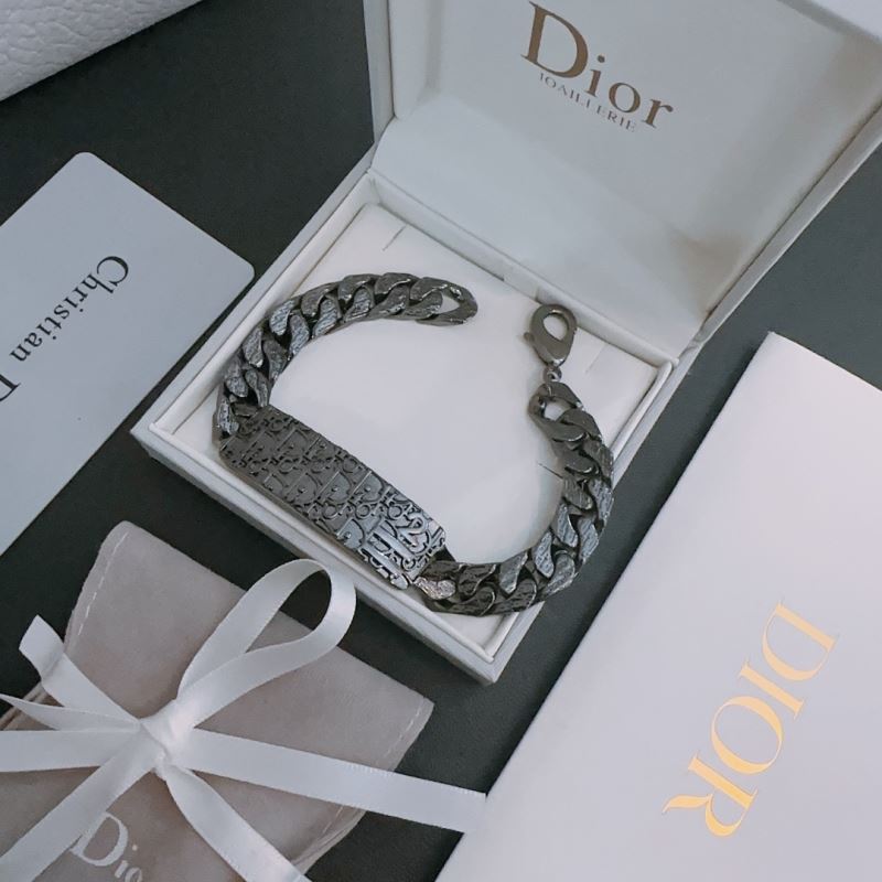 chr1st1an D10r bracelets